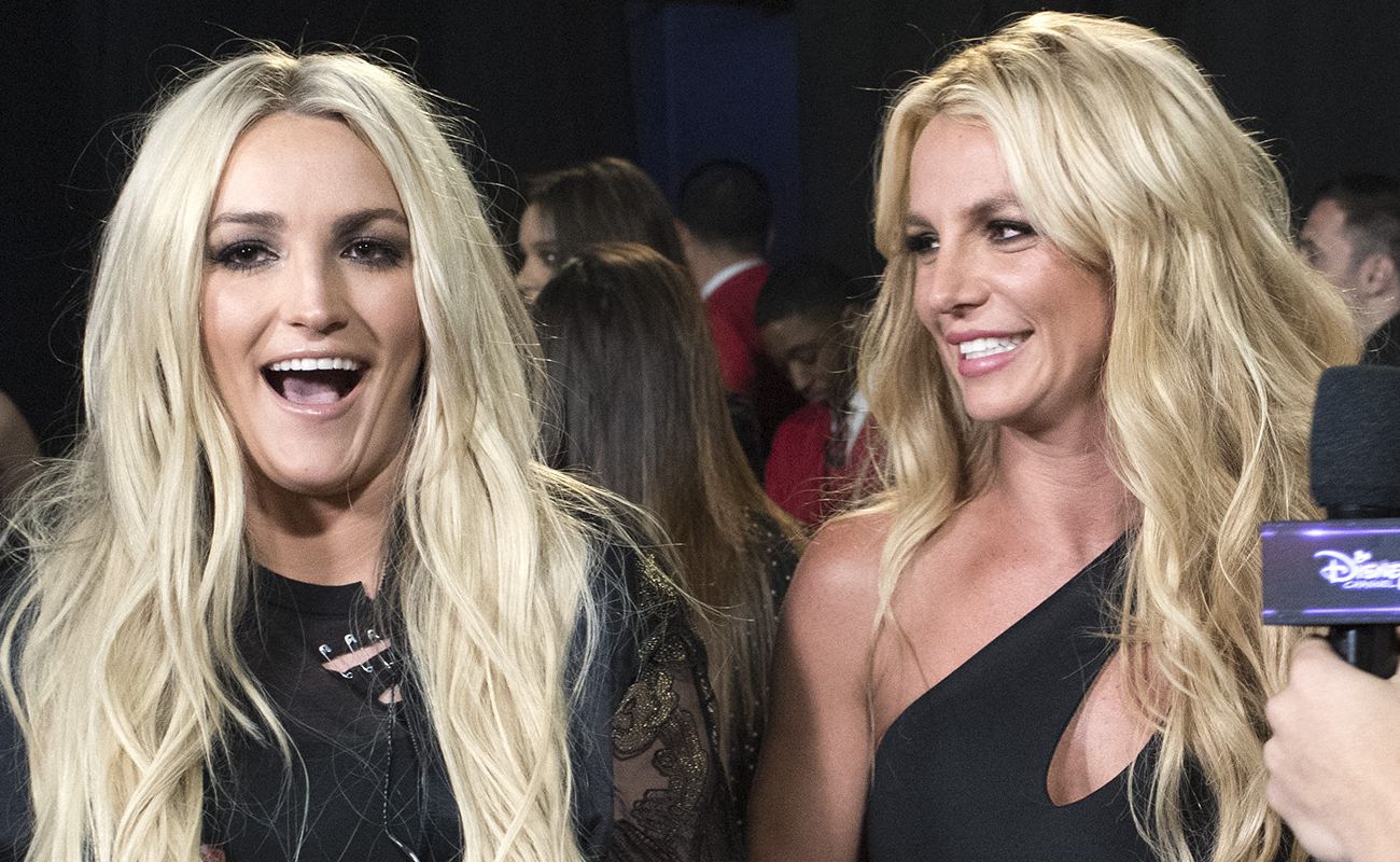 Britney Spears says she should have slapped her mother and sister