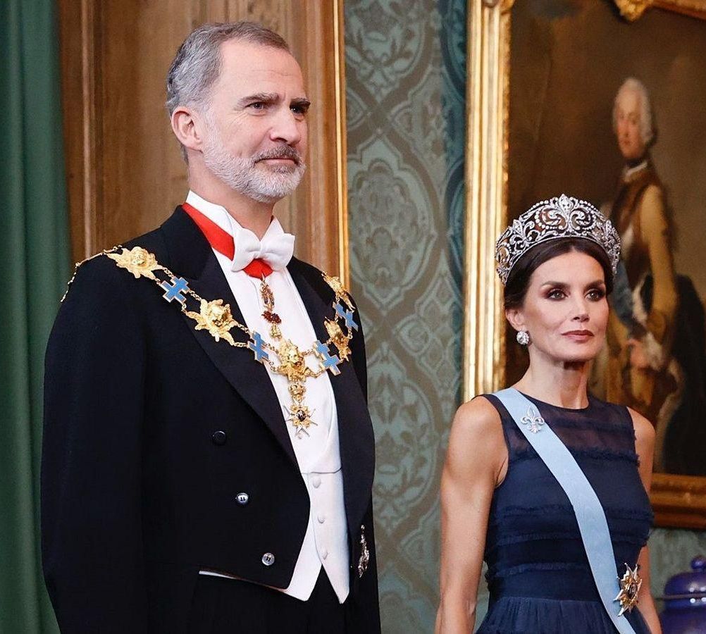 King Felipe VI went on vacation with his mother after his separation ...