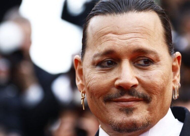 Johnny Depp Almost Burst Into Tears After Receiving An Amazing 7-minute ...