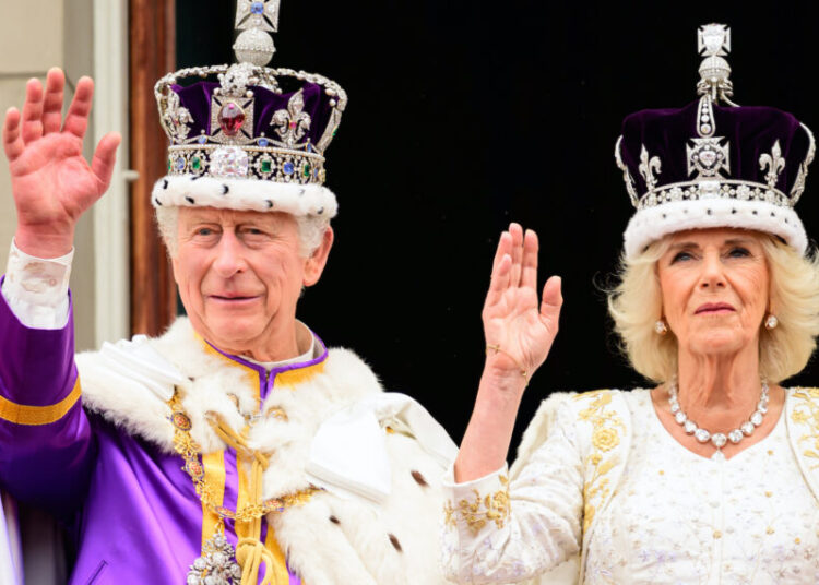 King Charles III poses for official coronation photographs with the new ...