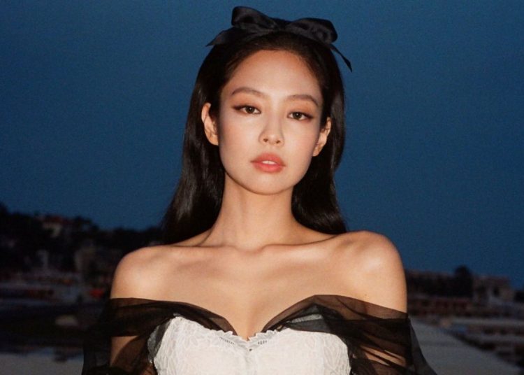 BLACKPINK's Jennie worries after appearing with a scar on her face