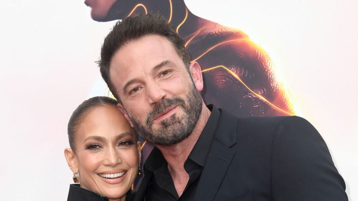 Jennifer Lopez and Ben Affleck signed a divorce agreement