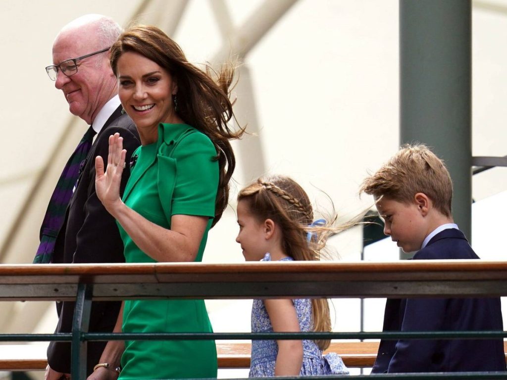 Kate Middleton upstaged Camilla Parker on her 1st birthday as Queen of ...