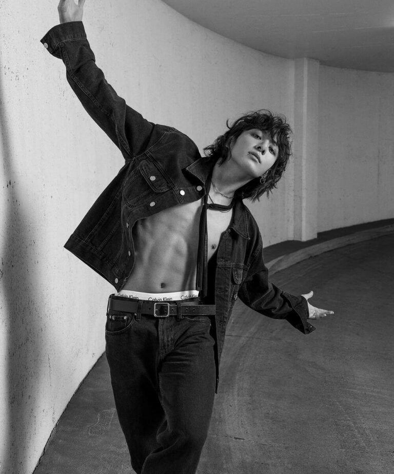 Top 3 BTS' Jungkook Shirtless Photos That Will Take Your Breath Away