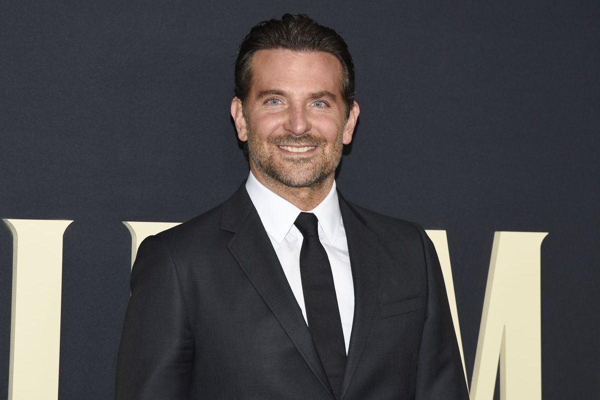 Bradley Cooper is strongly criticized for denying the use of chairs on film sets