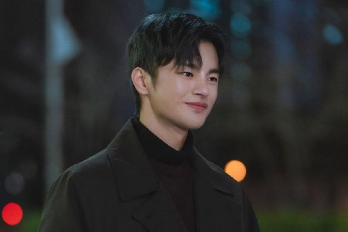 Seo In Guk gives advice on how to give the most perfect and passionate kisses in K-Dramas