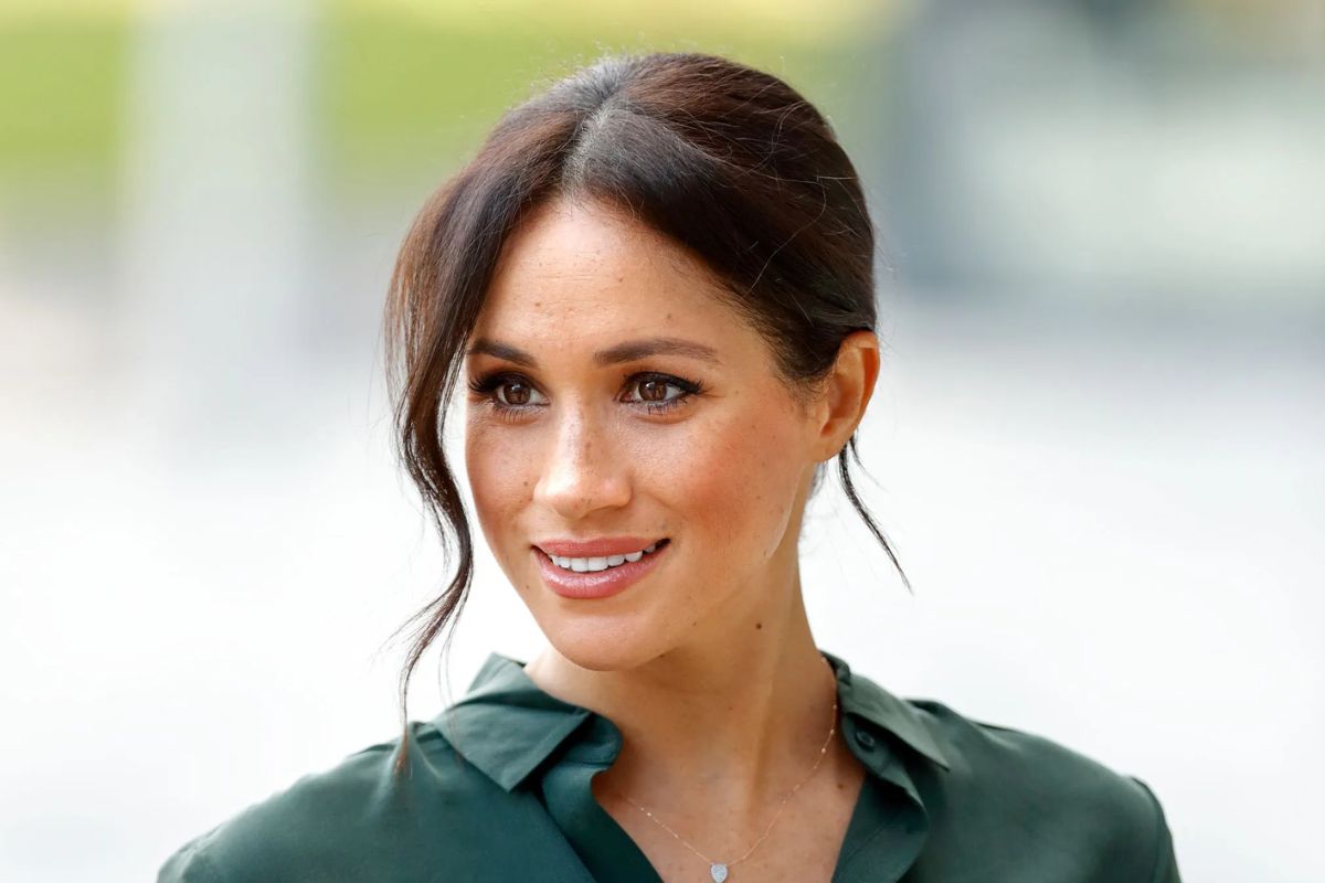 Fans are asking Meghan Markle to release a memoir in the United States like Prince Harry did