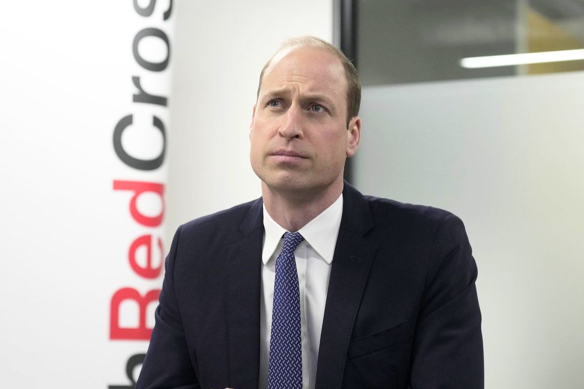 An expert analyzes the 'acute stress' Prince William would be facing with his family's health issues