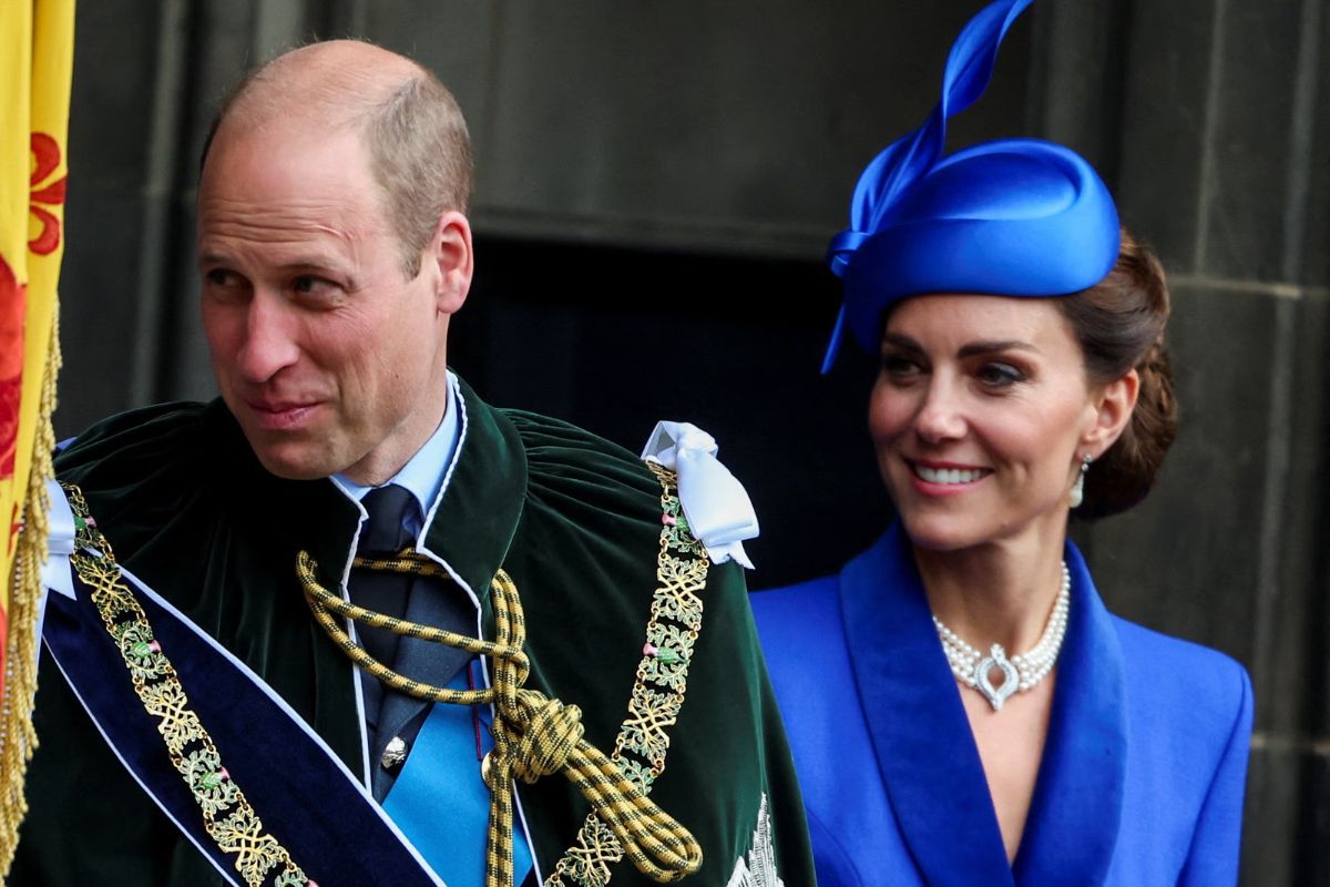 Kate Middleton reappears with her children and without her wedding ring. Did she divorce Prince William?