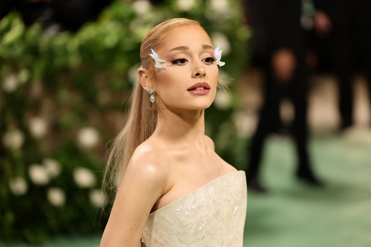 Ariana Grande opens up about her time on 'Victorious' and Nickelodeon's 'survivors'