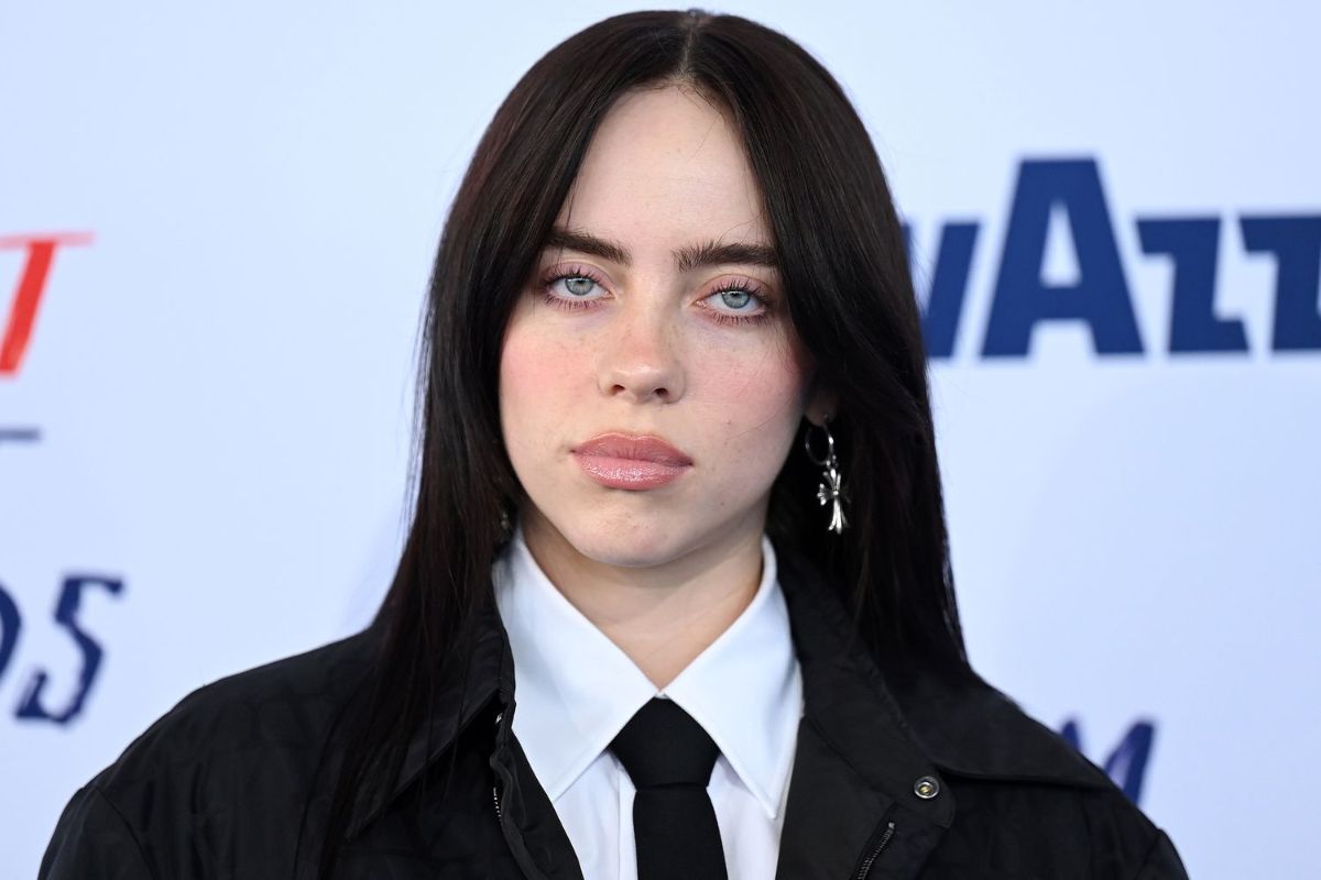 Billie Eilish concerns her fans as she is covered in bite marks and bruises