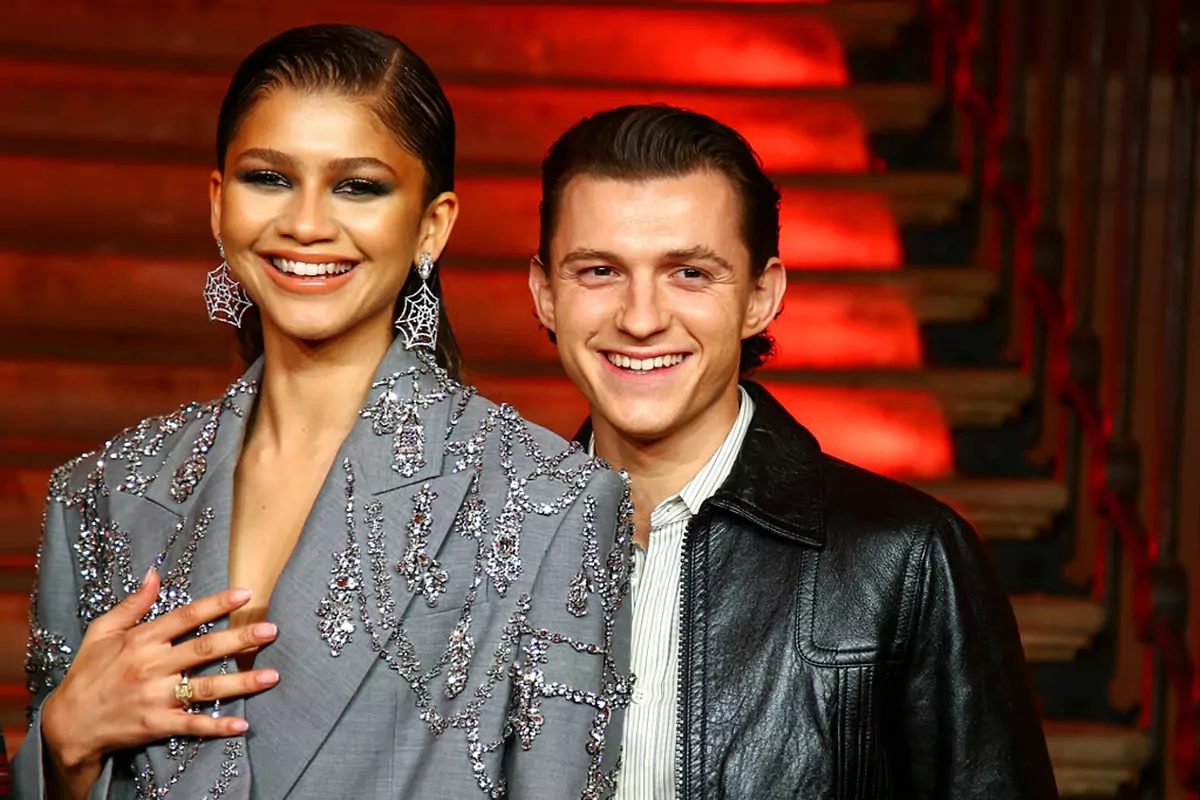 A Spider-Man's co-star reveals a juicy behind-the-scenes moment between Tom Holland and Zendaya