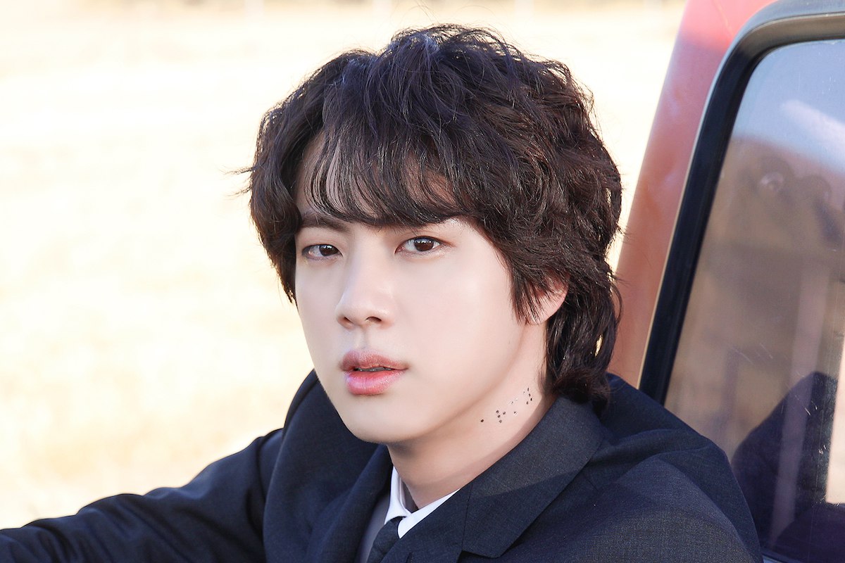 BTS' Jin adorable charm breaks the ice on Half-Star Hotel in Lost Island