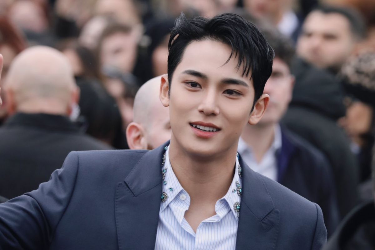 SEVENTEEN's Mingyu looks breathtaking in the shower for L'Occitane