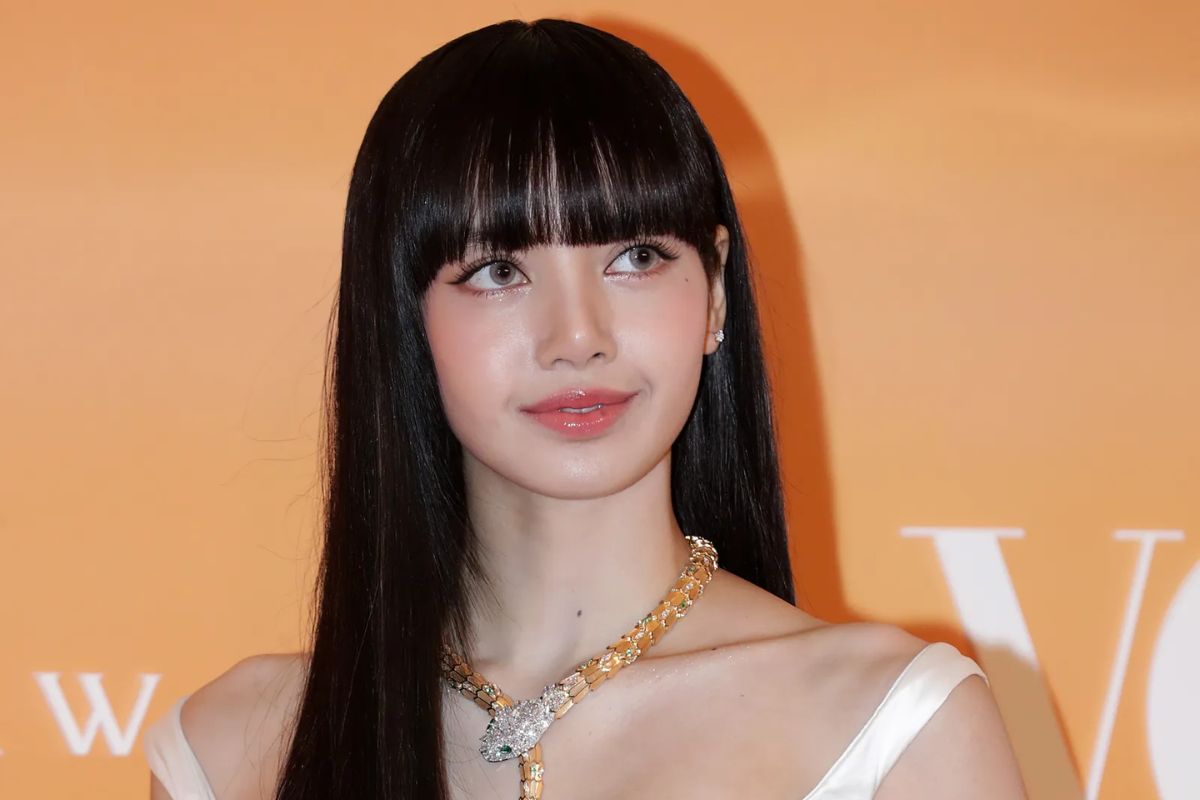 BLACKPINK's Lisa shocks fans by revealing a stunning new hairstyle