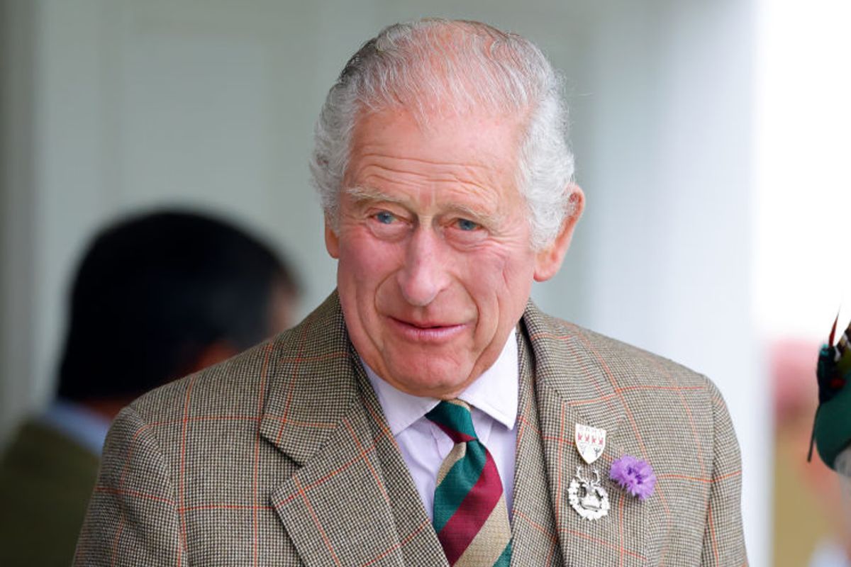 King Charles III surprises with a touching gesture towards a female rugby team in public