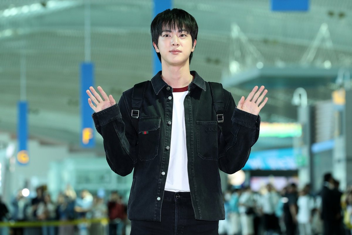 Traffic stopper BTS' Jin causes chaos in Milan ahead of fashion week