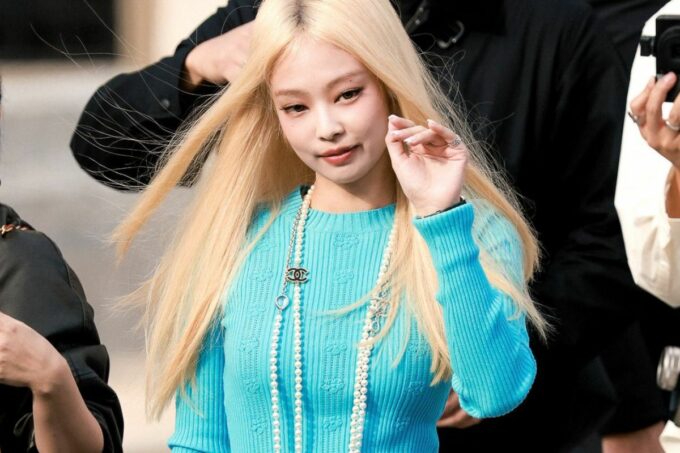 BLACKPINK's Jennie turns head at Paris Fashion Week with blonde vibes