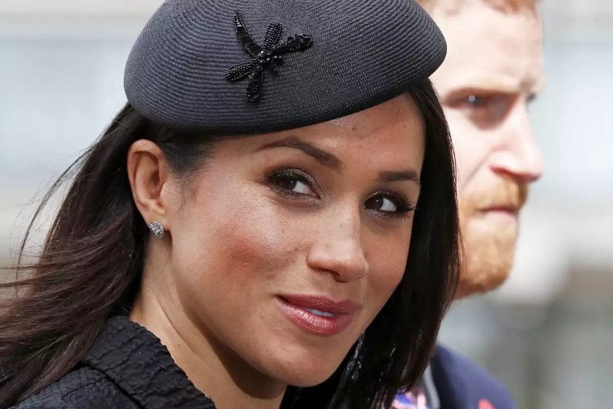 Meghan Markle steps out looking chic without her iconic engagement ring