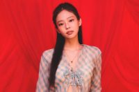 BLACKPINK's Jennie shares a sweet picture with Rosé and Lisa from Coachella weekend 1