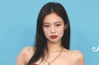 BLACKPINK’s Jennie shocks K-Netizens with her Coachella bold solo performance