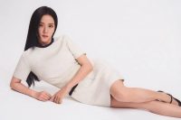 BLACKPINK’s Jisoo takes center stage above her group members and IU
