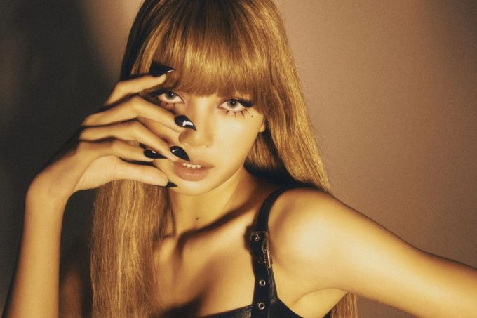 BLACKPINK’s Lisa Coachella 2025 debut Rosé and the White Lotus cast were cheering on her