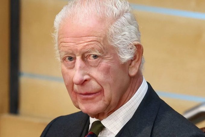 King Charles III sets off the alarms about his health status