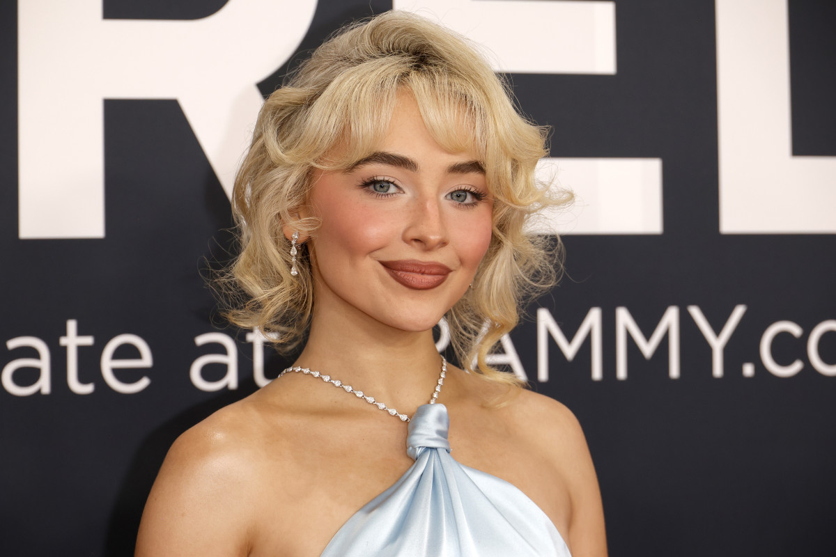 Sabrina Carpenter celebrates the Espresso anniversary with a special surprise