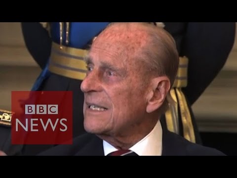 Prince Philip swears during photocall - BBC News