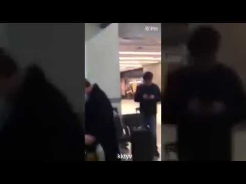 [FANCAM]BTS Taehyung | V run in fears as fans chase him // Taehyung acosado/perseguido por fans