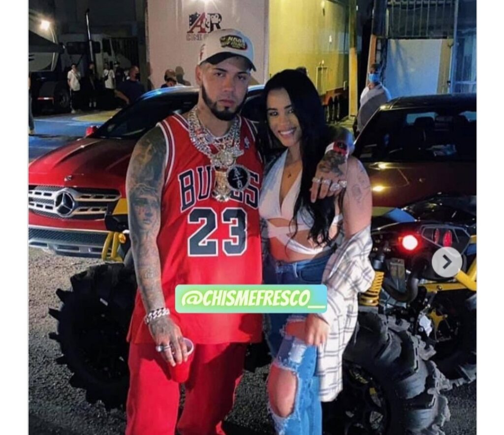 ¡POLÉMICA! Revelan fotos de la nueva novia de Anuel AA