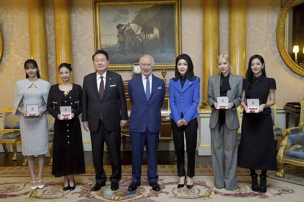 El cercano encuentro de BLACKPINK con el rey Carlos III del Reino Unido