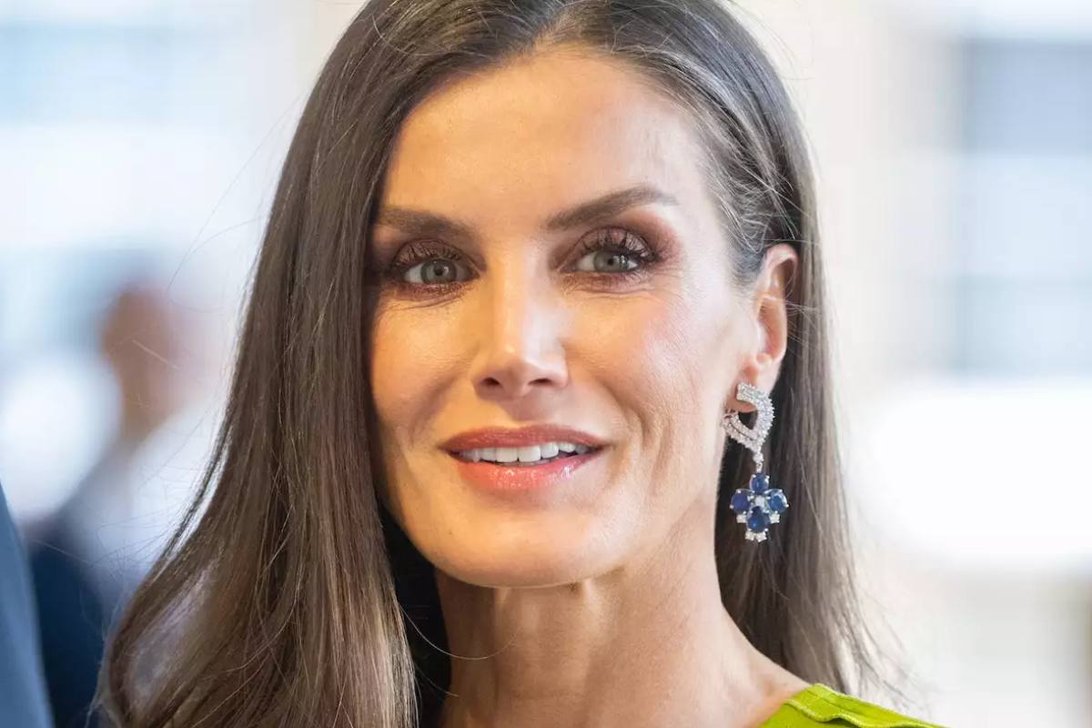 La reina Letizia de España trata de salvar su imagen de la mejor manera en que lo sabe hacer