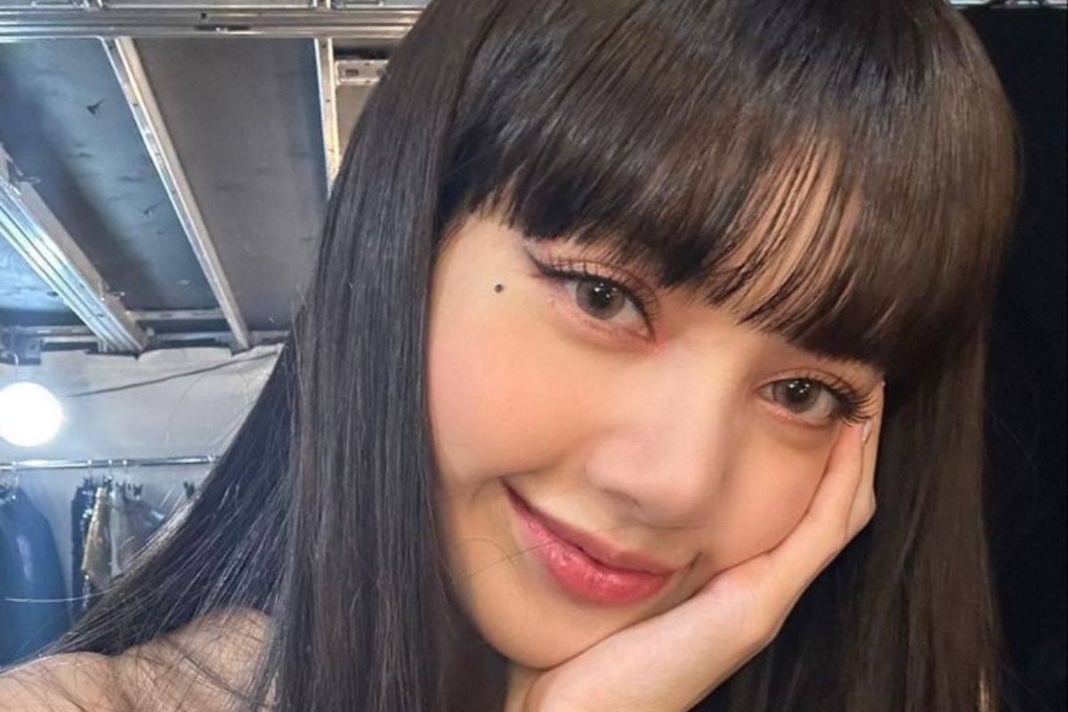 Lisa de BLACKPINK cautiva a sus fans al ser captada en el aeropuerto de Incheon