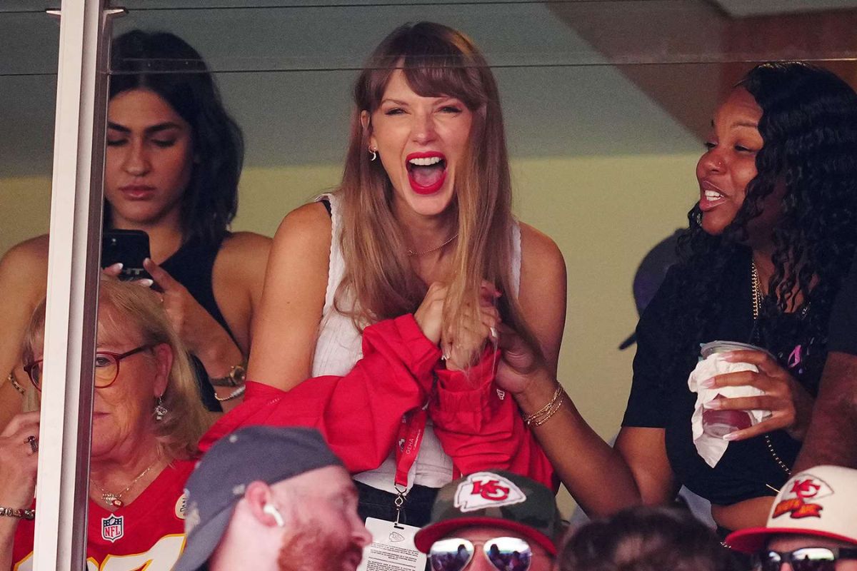 Taylor Swift abucheada en Estados Unidos por apoyar a Travis Kelce en el juego de los Chiefs