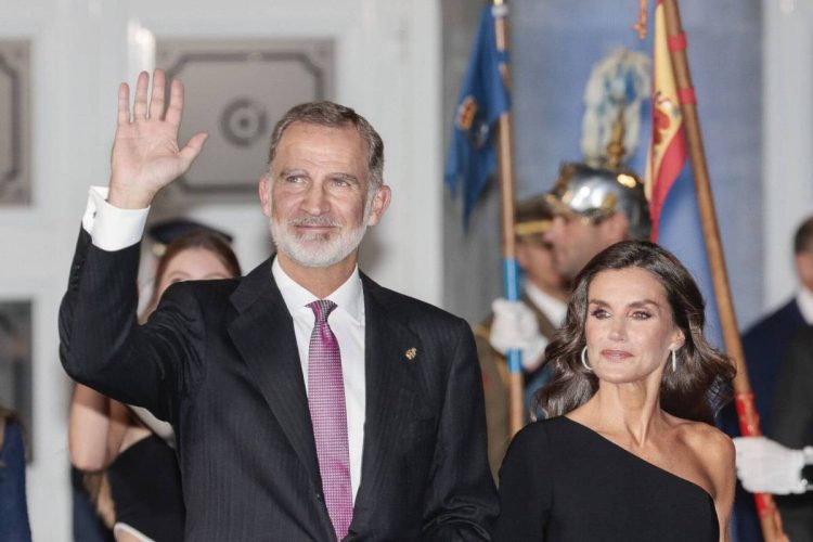 La Casa Real acordó el divorcio de la reina Letizia y el rey Felipe VI según la prensa de España