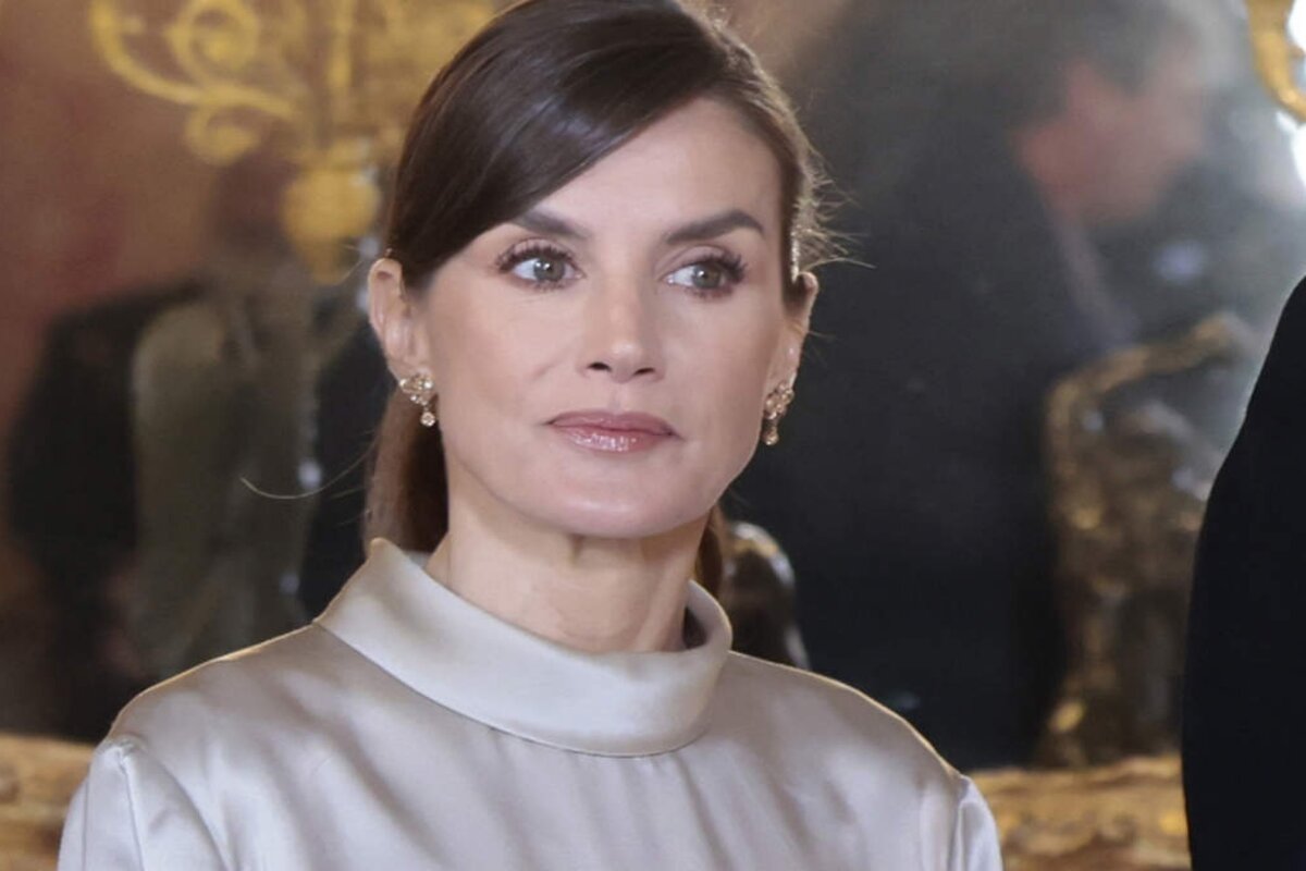 La reina Letizia se encuentra "profundamente triste" tras escándalo de infidelidad, reporta experta