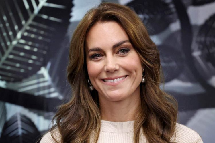 El Palacio niega informes de que Kate Middleton estaba en coma después de su cirugía abdominal