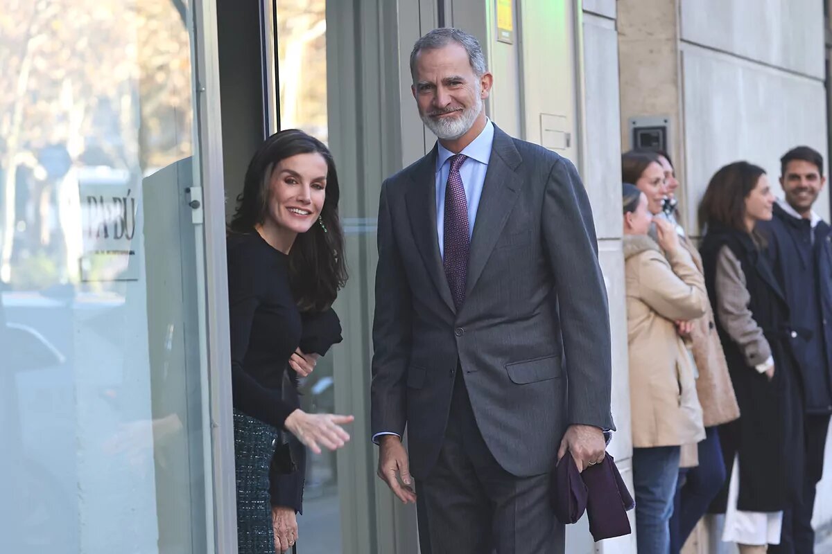 El rey Felipe VI llevaría un mes sin dormir en la Casa Real junto a la reina Letizia