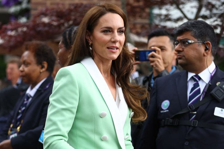 La familia real comparte fotos de Kate Middleton mientras ella se recupera de su operación