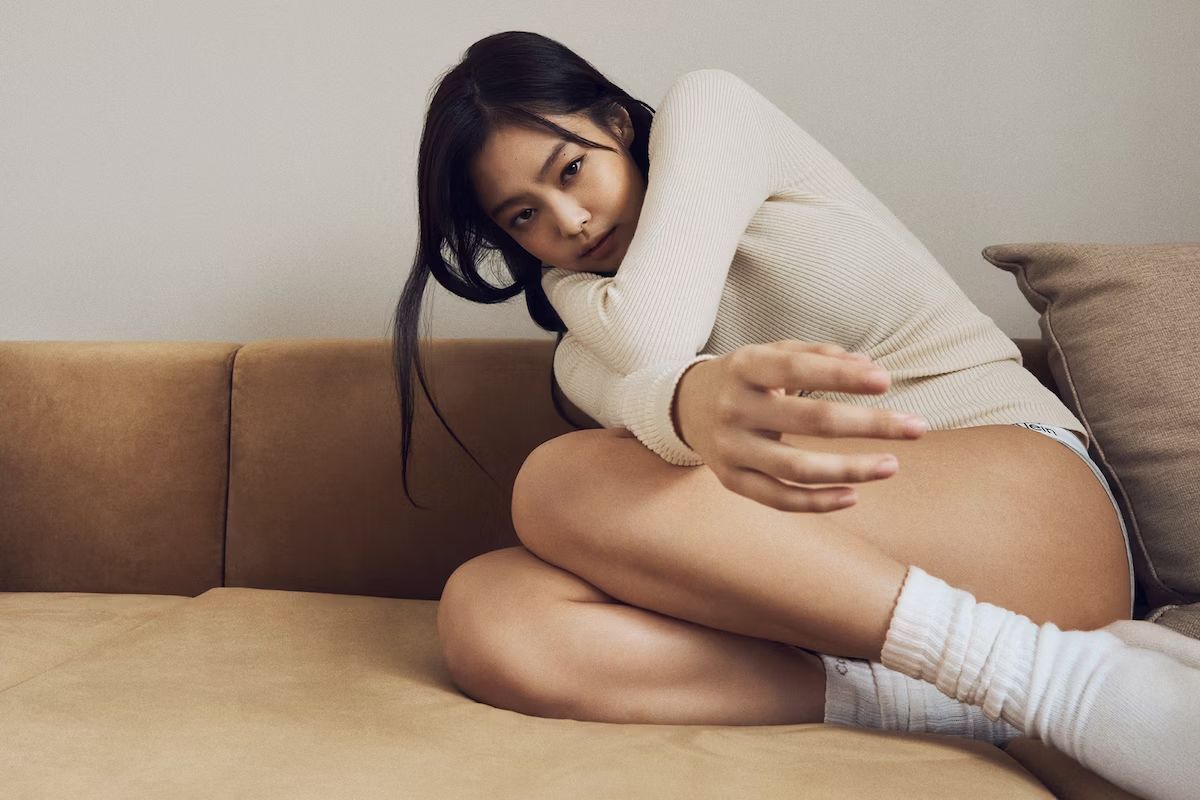 La sensual manera en que Jennie de BLACKPINK modela una línea de ropa intima deja a sus fans encantados