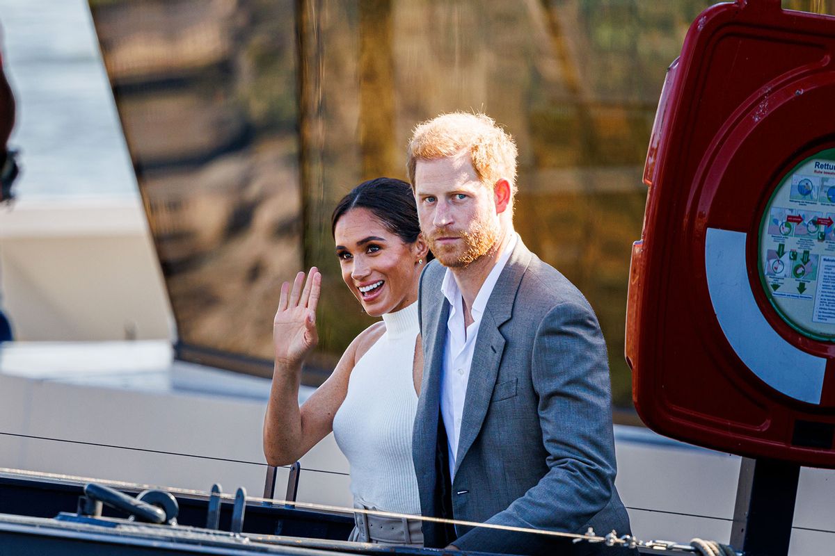 Invitan al príncipe Harry y a Meghan Markle a regresar a sus deberes reales por un hilarante motivo