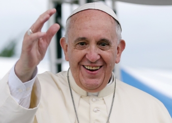 Acusan al Papa Francisco de utilizar un insulto homofóbico para referirse a los Homosexuales