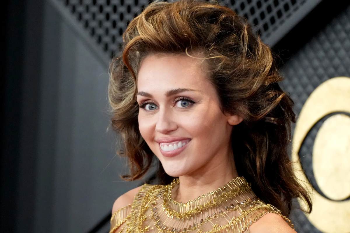 El peinado estilo bouffant de Miley Cyrus que estaría a punto de ser tendencia