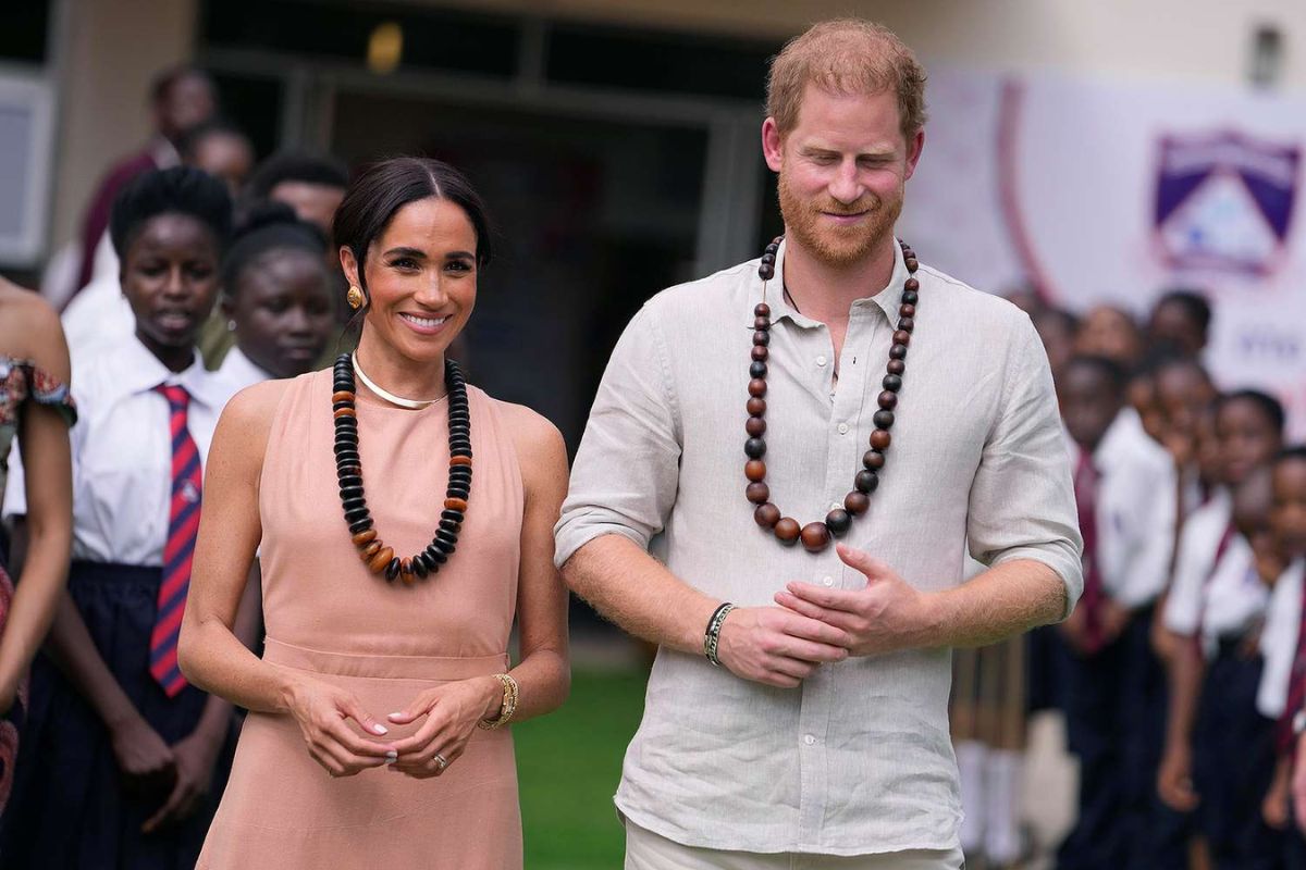 El príncipe Harry da inicio a su visita en Nigeria junto a su esposa Meghan Markle