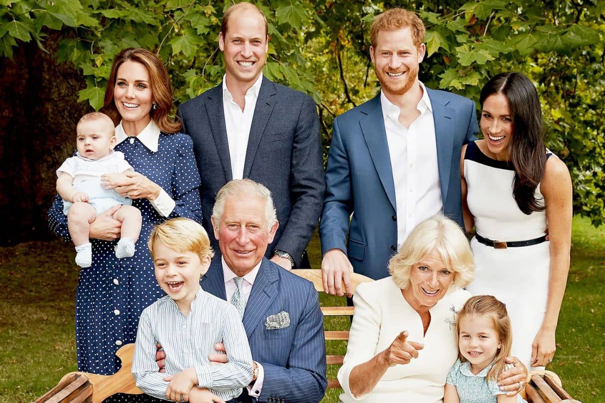 ¿Pueden los miembros de la familia real británica adoptar hijos, y convertirlos en herederos