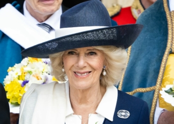 Camilla Parker hace su primera salida luego de que se saboteó el retrato del rey Carlos III