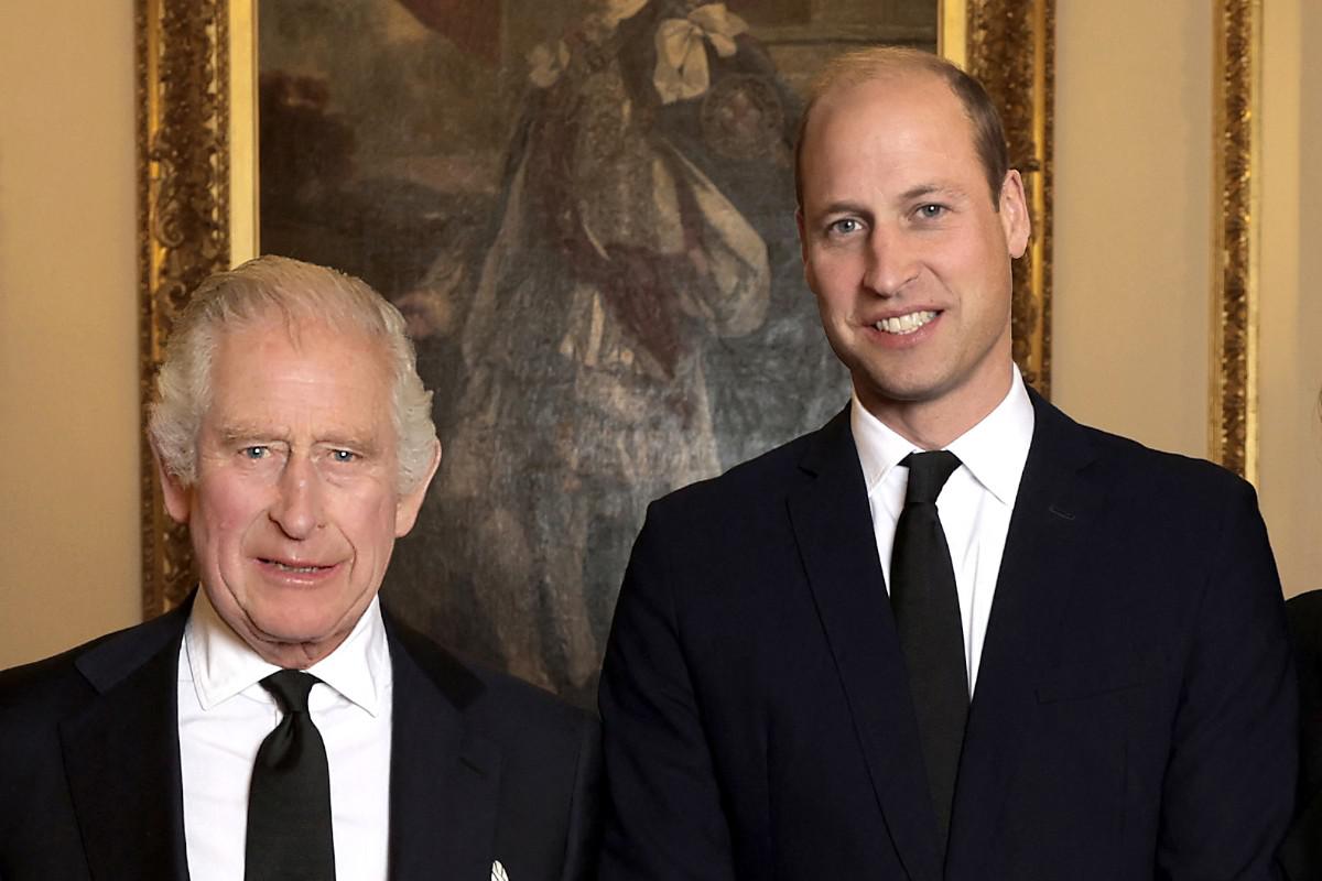 El rey Carlos III y el príncipe William más unidos que nunca en medio de los difíciles problemas familiares