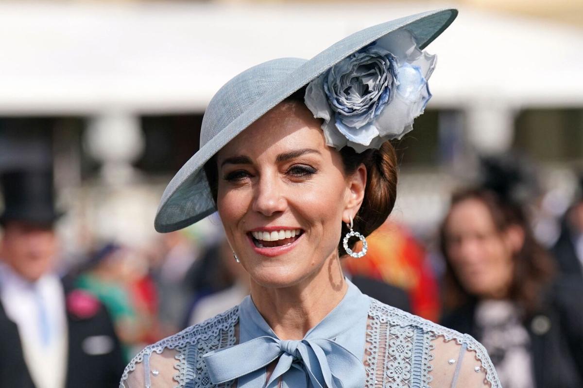 La imagen de Kate Middleton con un turbante en la cabeza por los 'efectos del cáncer' creada por la IA